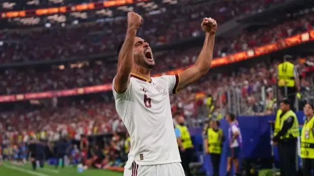 Mikel Merino celebra el gol decisivo ante Portugal en el Mundial 2026