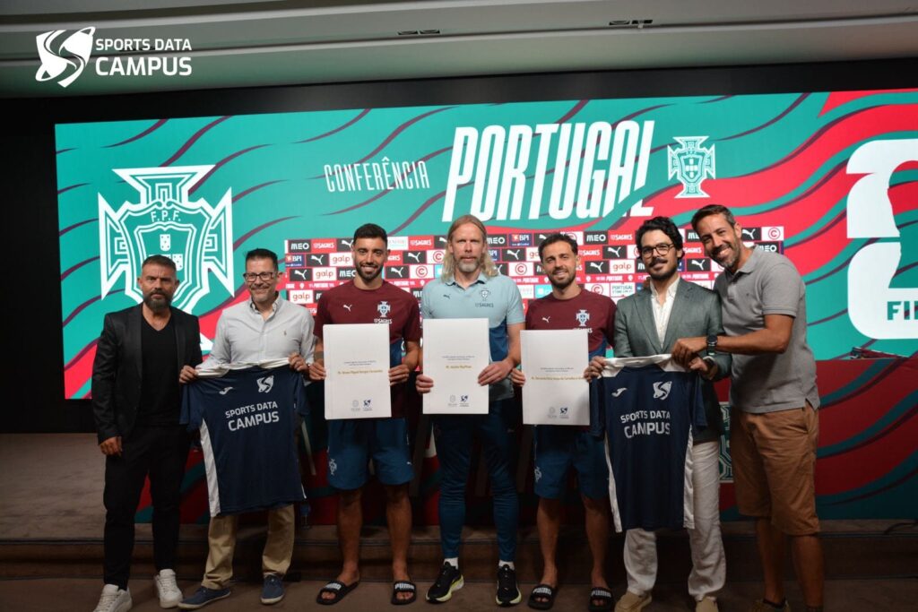 Bernardo Silva, Bruno Fernandes y Austin MacPhee, Profesores Honoríficos de Sports Data Campus y la UCAM